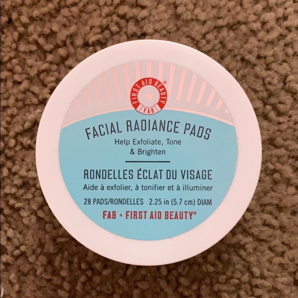 First aid beauty facial radiance pads